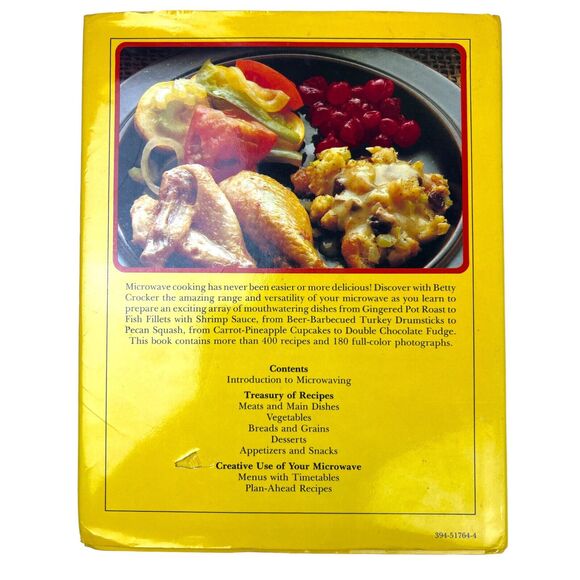 Vintage 80s Betty Crocker's Microwave Cookbook Hardcover General Mills 1981 EUC - Picture 6 of 12